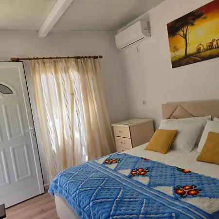 Livadhe Apartment