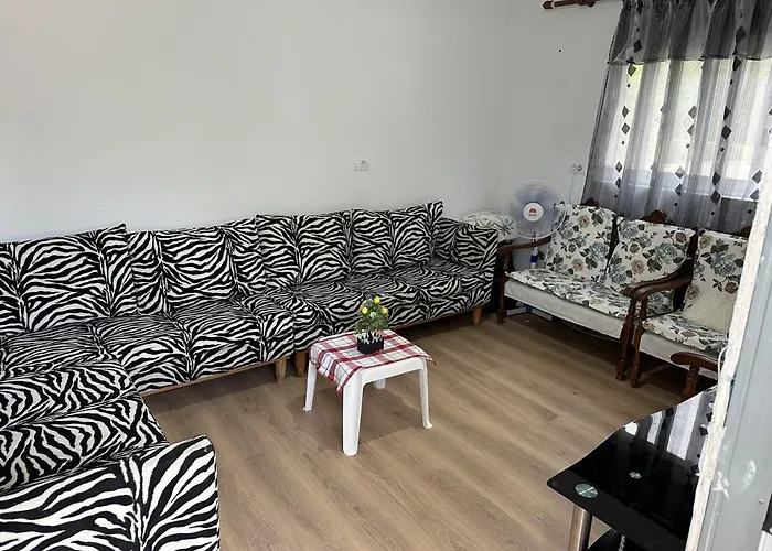 Livadhe Apartamento Himarë